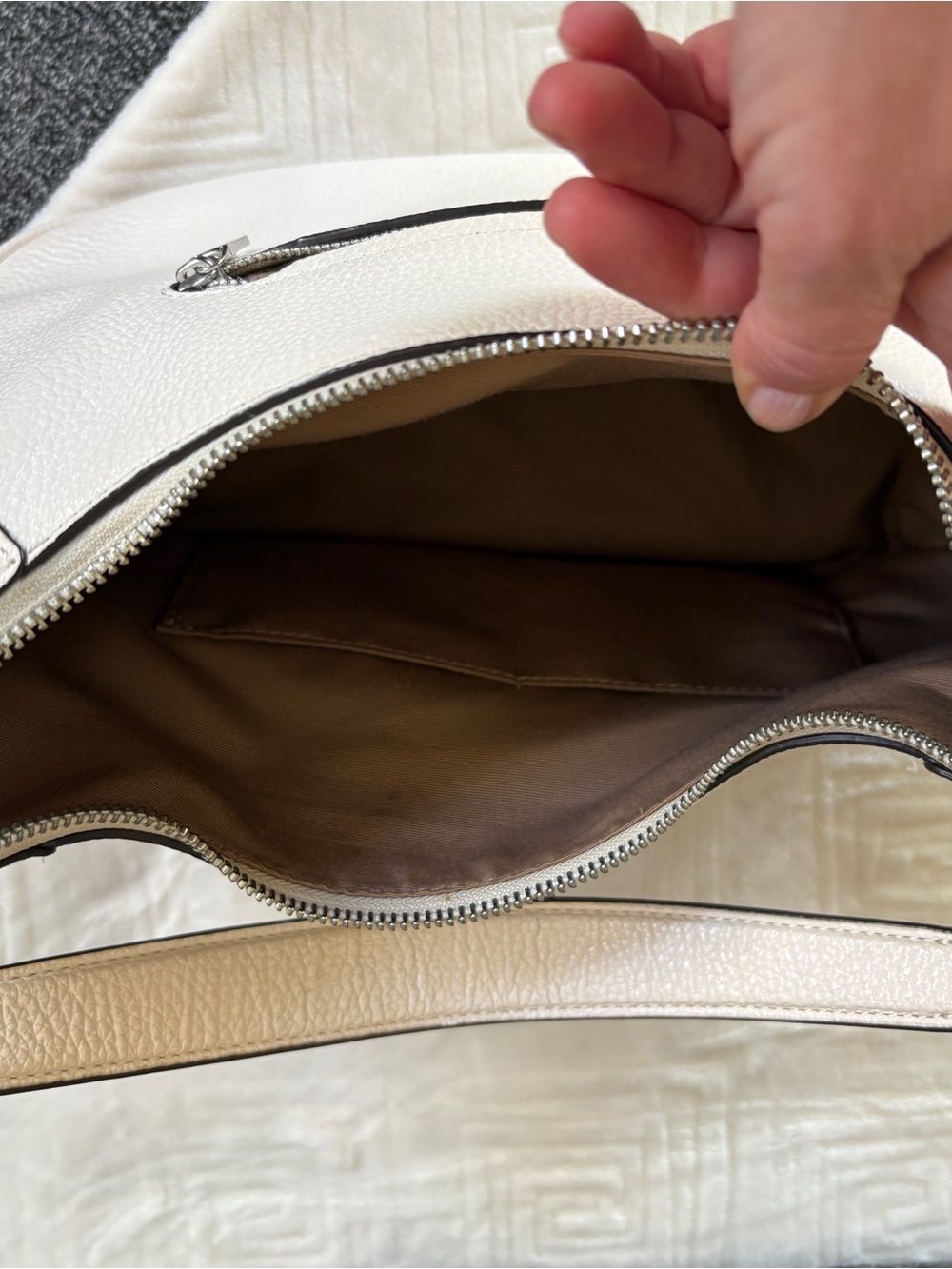 Coach White Pebbled Leather Shoulder Bag with Detachable Strap - Picture 5 of 10
